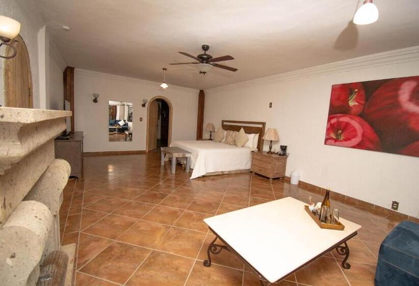 اتاق لوکس, Casa María Elena
