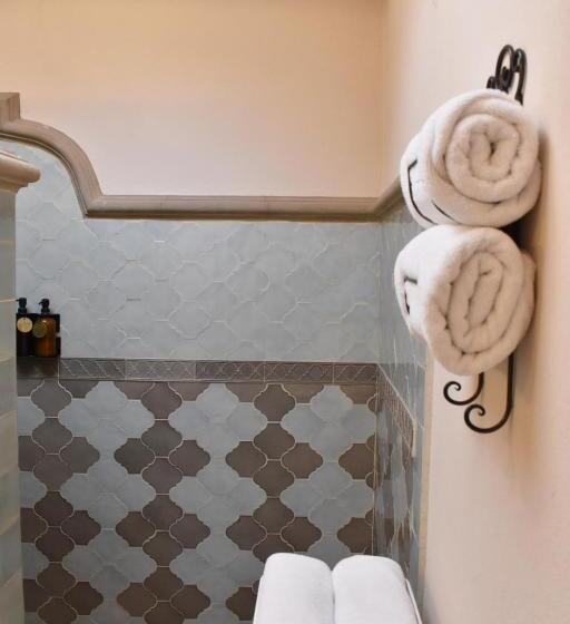 اتاق لوکس چهار تخته, Casa María Elena