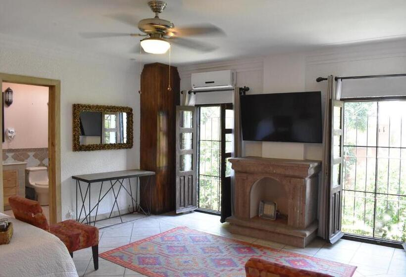اتاق لوکس چهار تخته, Casa María Elena
