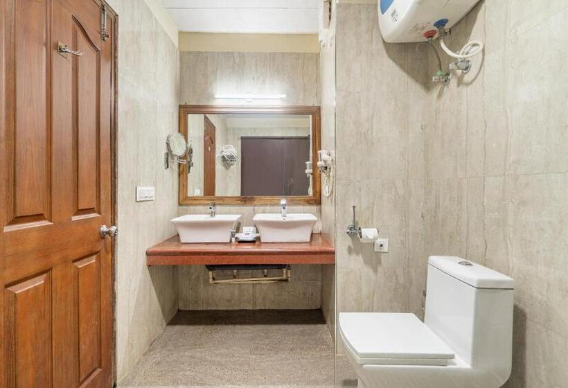 اتاق لوکس, Summit Barsana Resort & Spa
