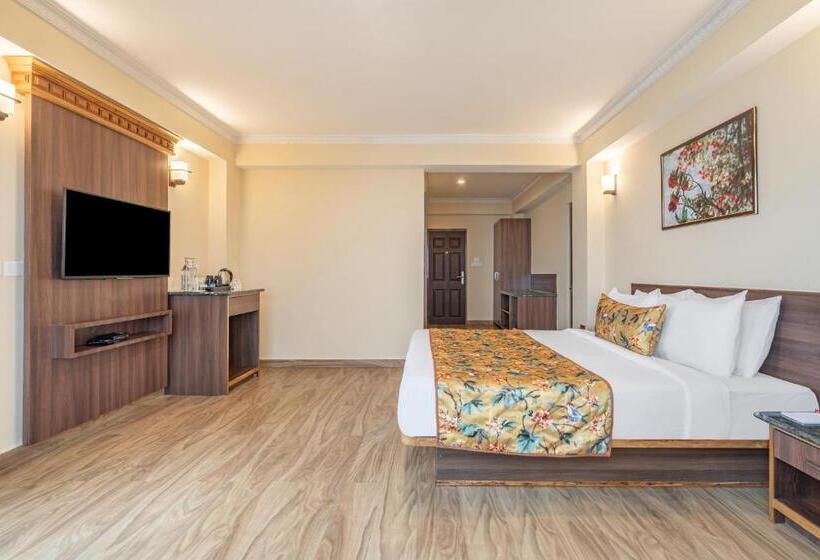 سوئیت جونیور با چشم‌انداز, Summit Namnang Courtyard & Spa Near Mg Marg