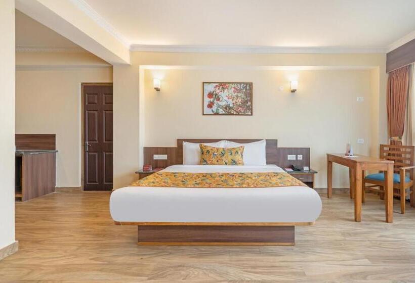 سوئیت جونیور با چشم‌انداز, Summit Namnang Courtyard & Spa Near Mg Marg