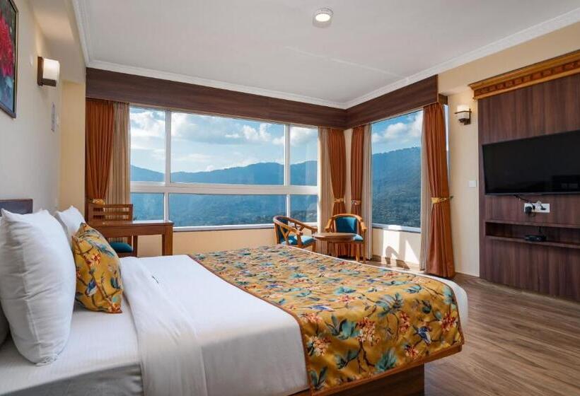سوئیت جونیور با چشم‌انداز, Summit Namnang Courtyard & Spa Near Mg Marg