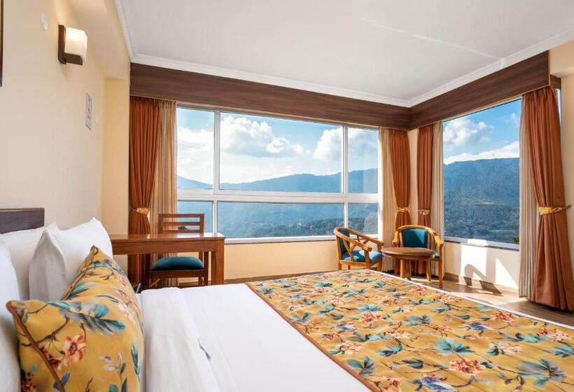 سوئیت جونیور با چشم‌انداز, Summit Namnang Courtyard & Spa Near Mg Marg