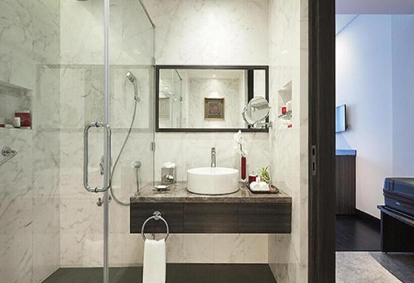 带大床的行政房间, Vivanta Pune, Hinjawadi