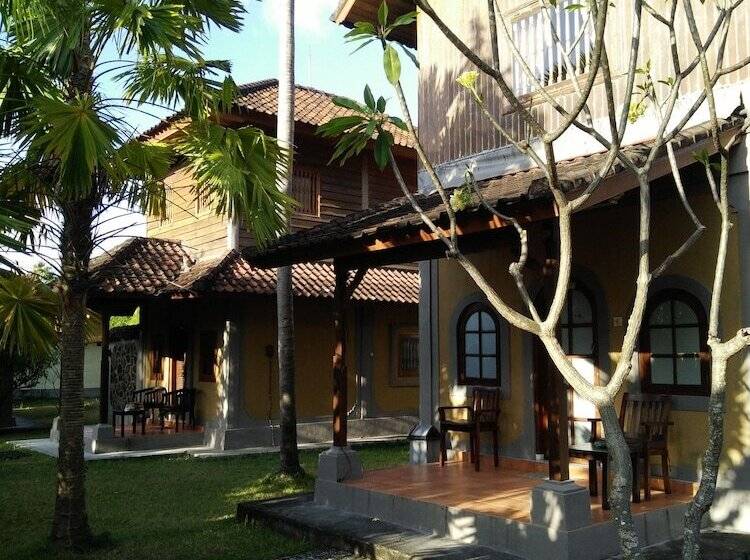 Quarto Familiar, Suji Bungalow