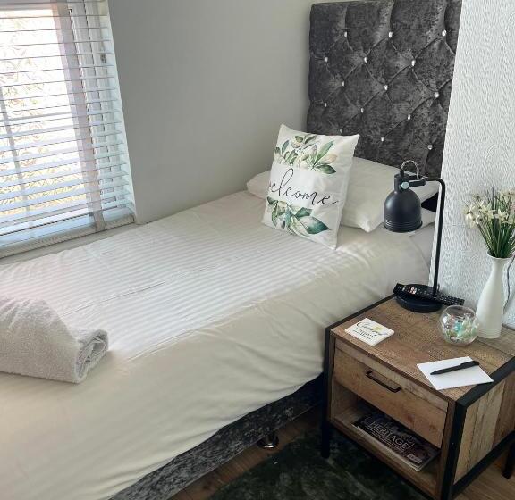 اتاق اکونومی یک تخته, Cartref Guest House