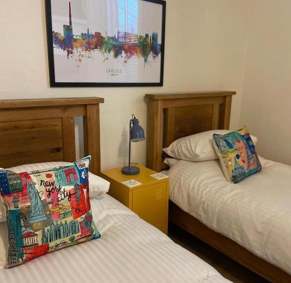 اتاق استاندارد سه نفره, Cartref Guest House