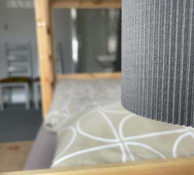 Четырехместный Номер Стандарт, Breakers Guest House