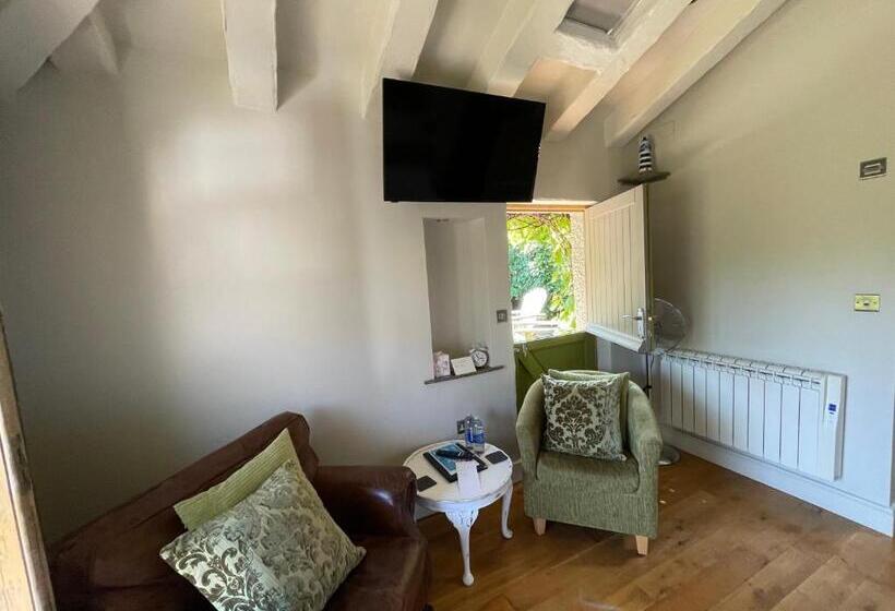 Номер Deluxe Вид на Сад, Bradleigh Lodge