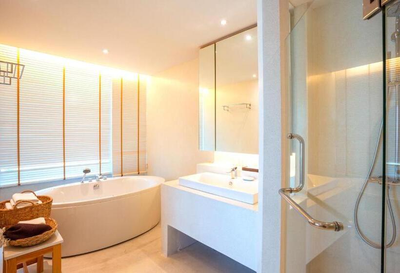 سوییت با چشم‌انداز دریا, Balcony Seaside Sriracha Hotel & Serviced Apartments