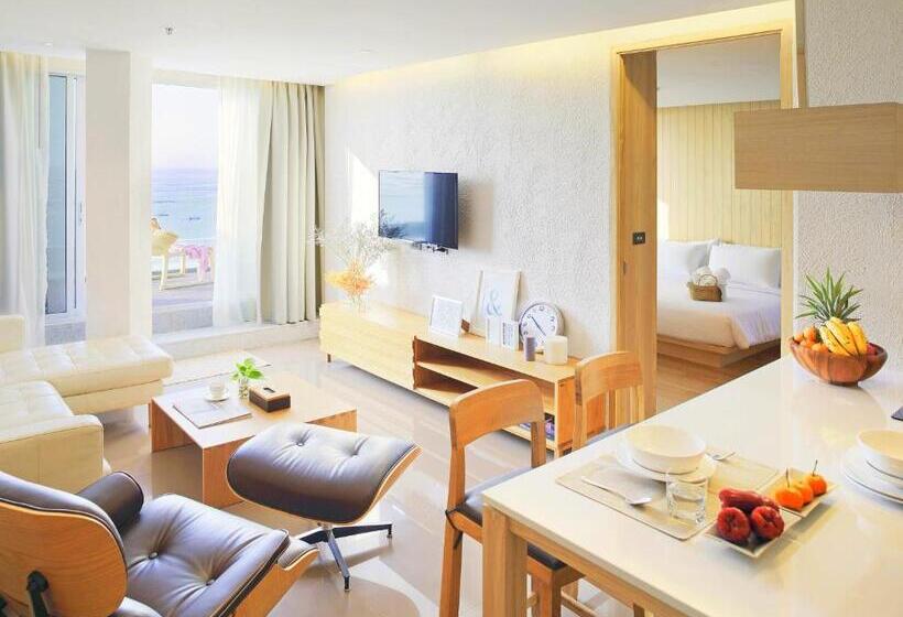 سوییت با چشم‌انداز دریا, Balcony Seaside Sriracha Hotel & Serviced Apartments