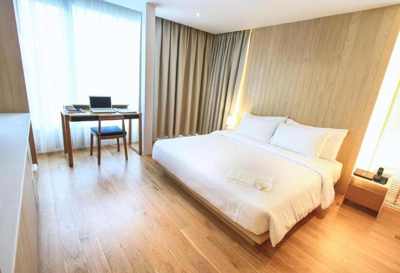 سوییت با چشم‌انداز دریا, Balcony Seaside Sriracha Hotel & Serviced Apartments
