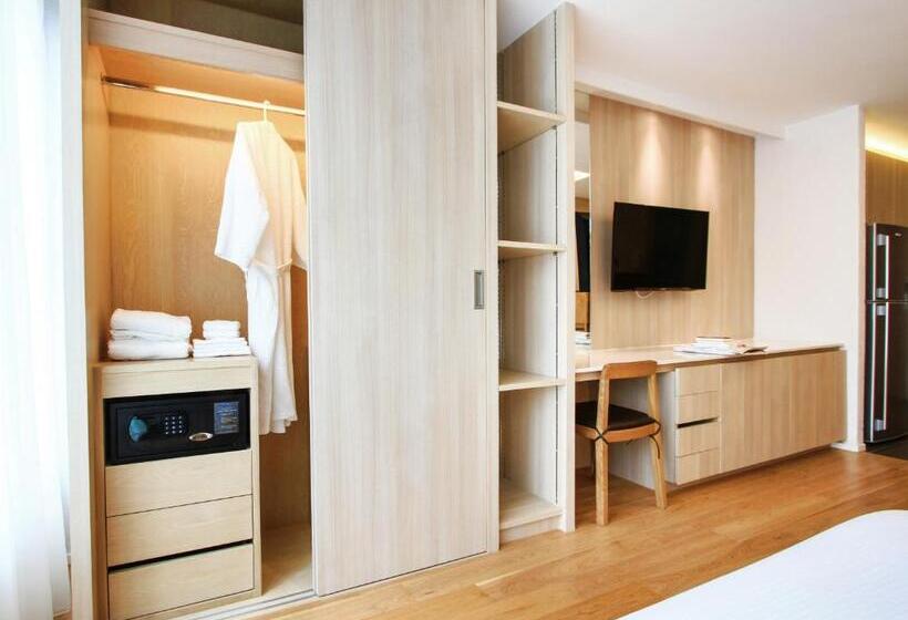 استودیوی لوکس, Balcony Seaside Sriracha Hotel & Serviced Apartments