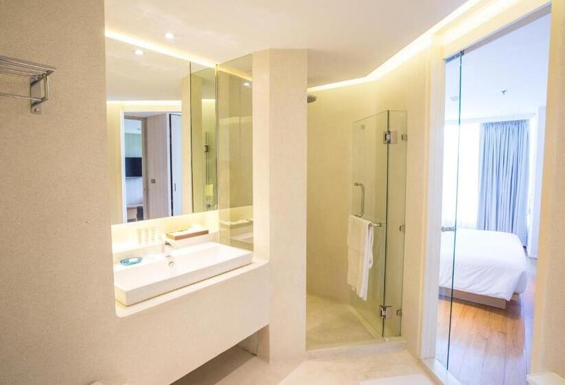 سوییت سوپریور, Balcony Seaside Sriracha Hotel & Serviced Apartments