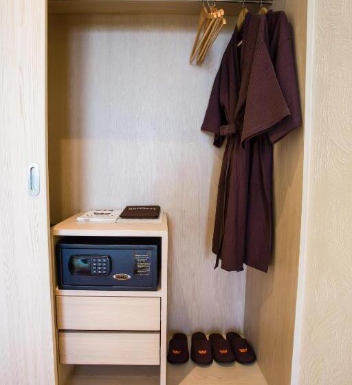 Deluxe Suite Sea View, Balcony Seaside Sriracha Hotel & Serviced Apartments
