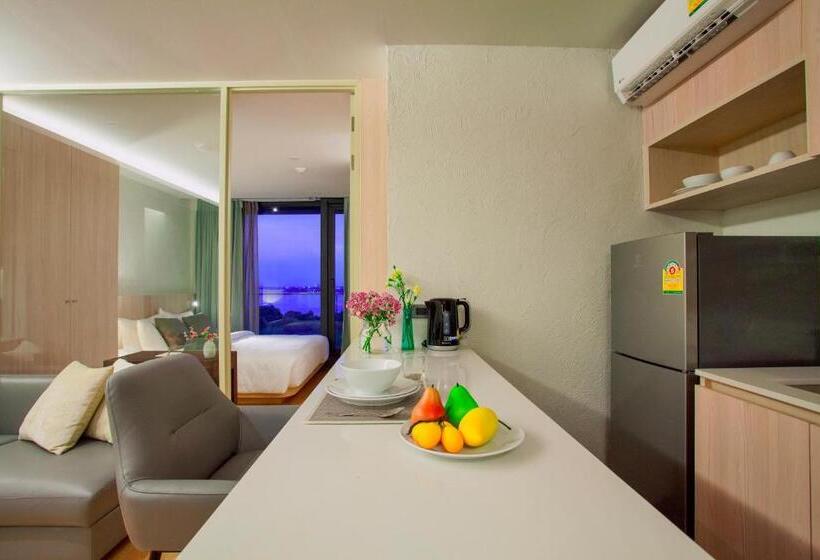 سوییت لوکس, Balcony Seaside Sriracha Hotel & Serviced Apartments