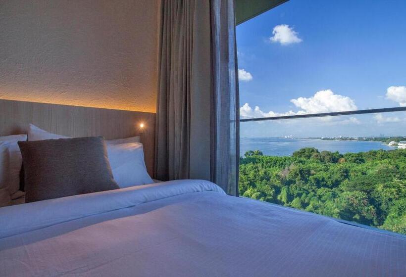 سوییت لوکس, Balcony Seaside Sriracha Hotel & Serviced Apartments