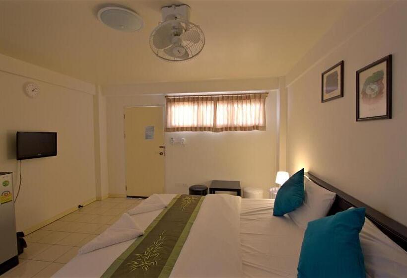 اتاق استاندارد, Charn Residence