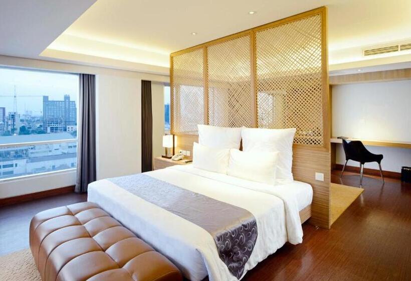 套房, Crown Prince Hotel Surabaya Managed By Midtown Indonesia