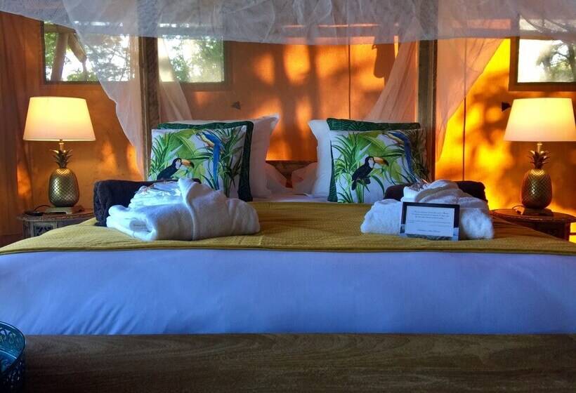 Deluxe Tent, Domaine De Chalvêches Hôtel Spa 4