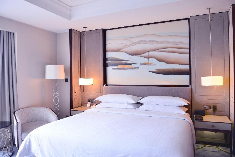 Club Room King Bed, Sheraton Shanghai Jiading