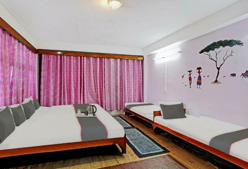 디럭스 트리플 룸, Capital O Hotel Tenchuk