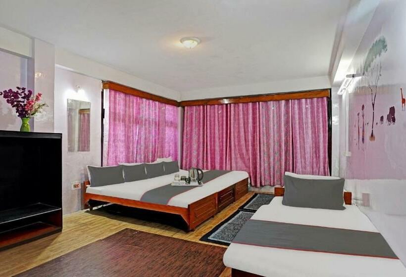 디럭스 트리플 룸, Capital O Hotel Tenchuk