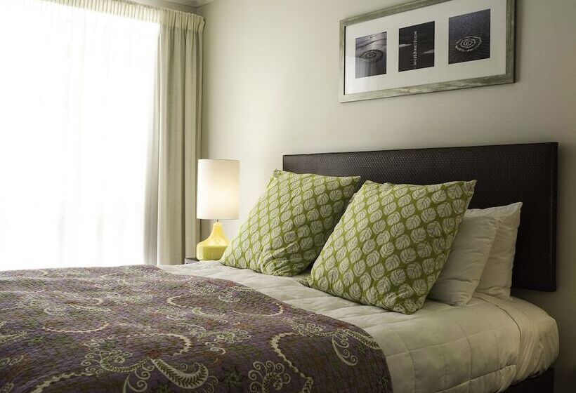Апартаменты 2 Спальни, Belle Mer Beach Front Apartments