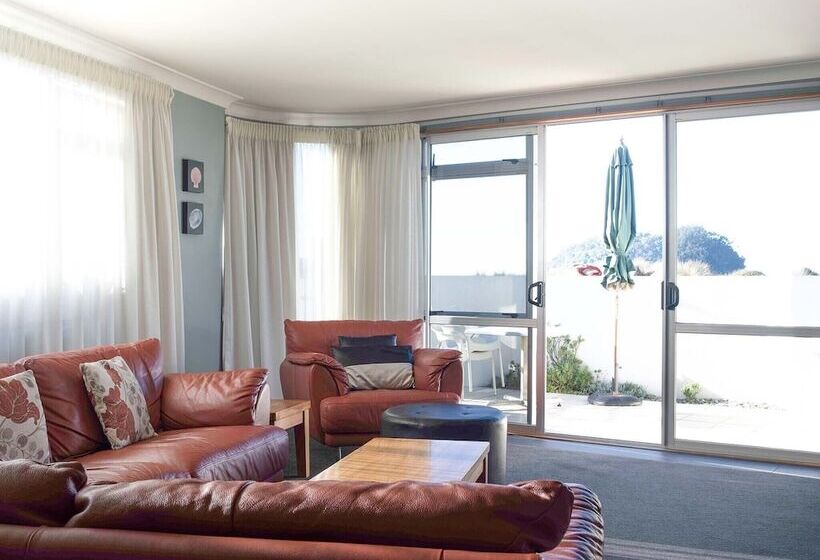 Апартаменты Deluxe 1 Спальня Вид на Море, Belle Mer Beach Front Apartments