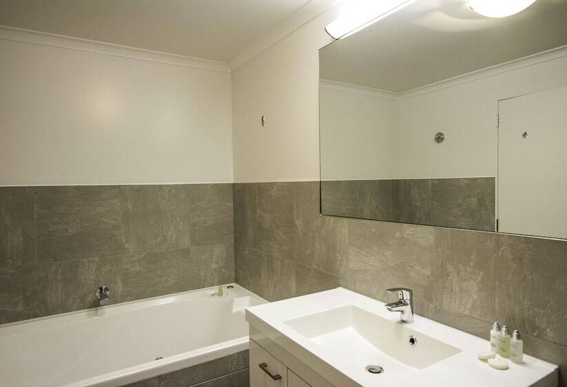 Апартаменты 2 Спальни, Belle Mer Beach Front Apartments