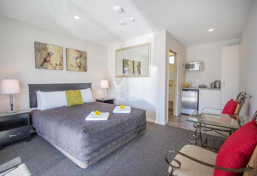 استودیوی استاندارد, Greyfriars Motel