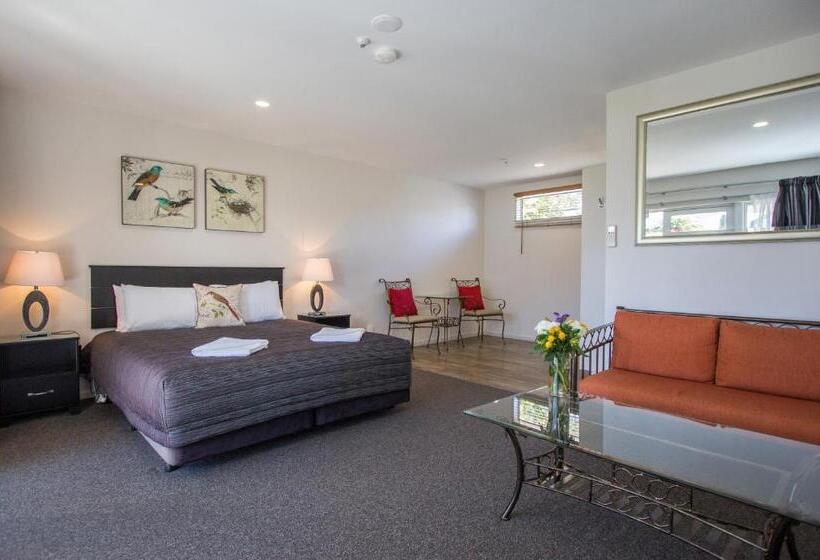 استودیو استاندارد با چشم‌انداز باغ, Greyfriars Motel