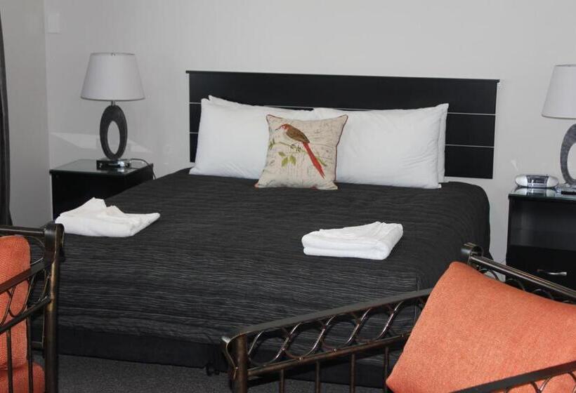 استودیوی استاندارد, Greyfriars Motel