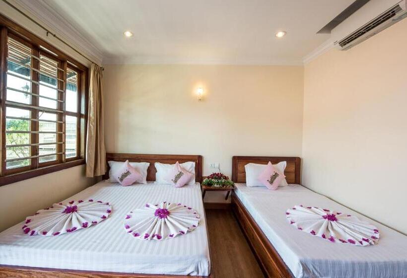 Family Room, Seng Hout