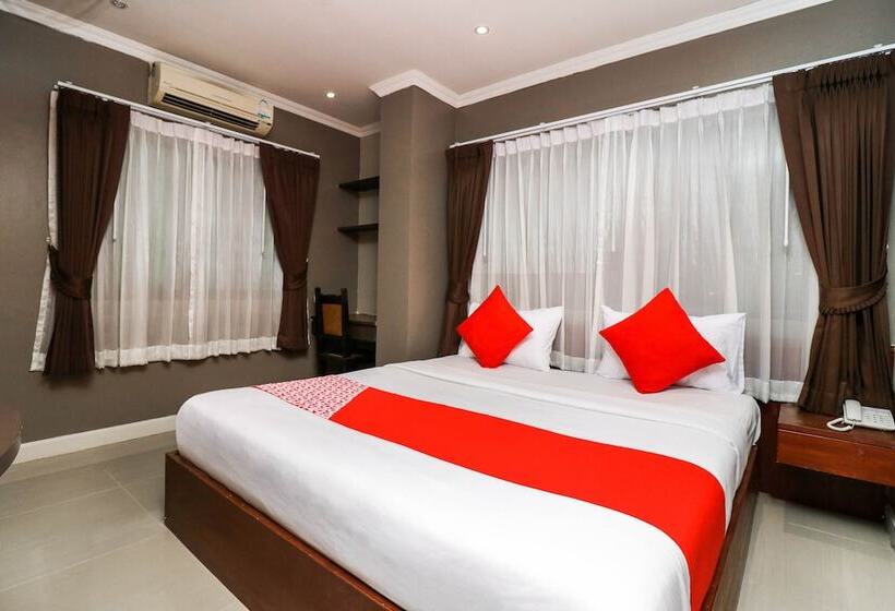 Lakosztály, Natural Beach Hotel Pattaya