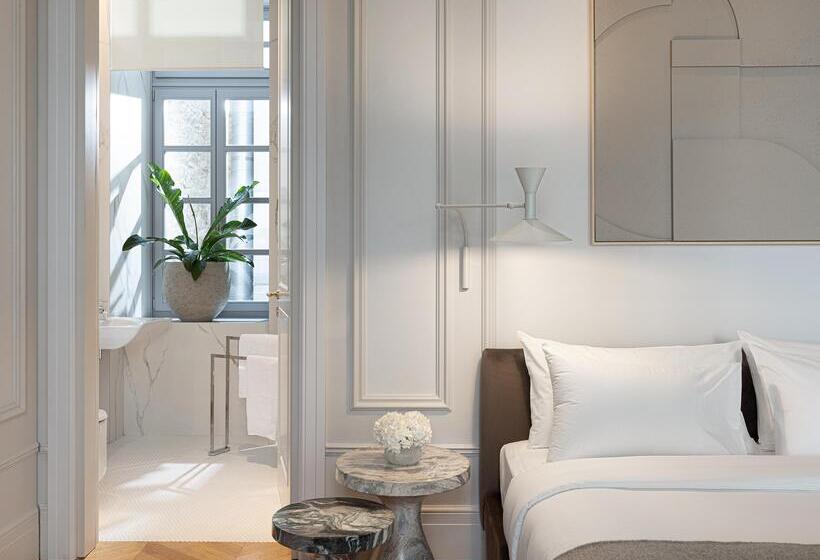 패밀리 아파트, The Dolli At Acropolis, A Hotel To Live