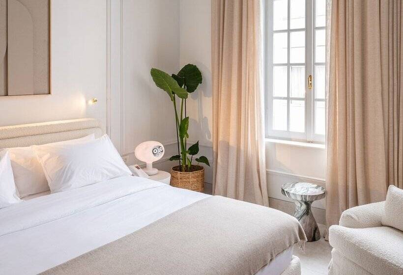 디럭스 룸, The Dolli At Acropolis, A Hotel To Live