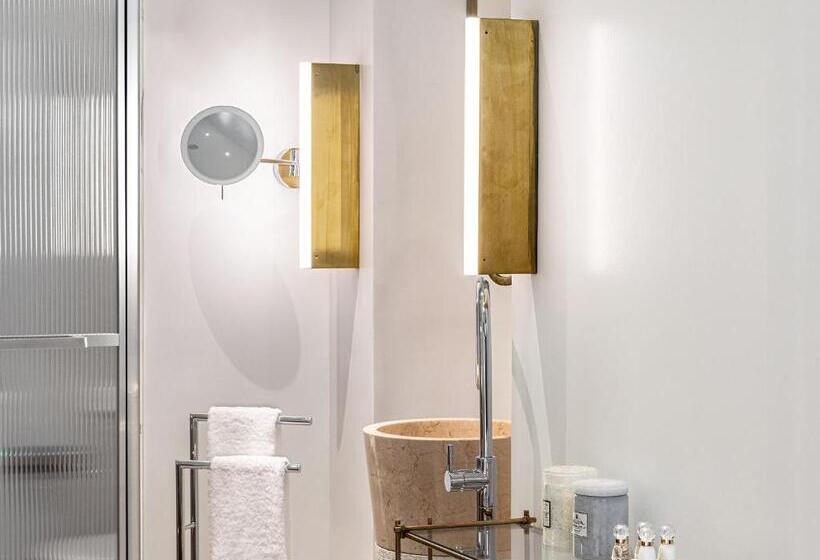 패밀리 아파트, The Dolli At Acropolis, A Hotel To Live