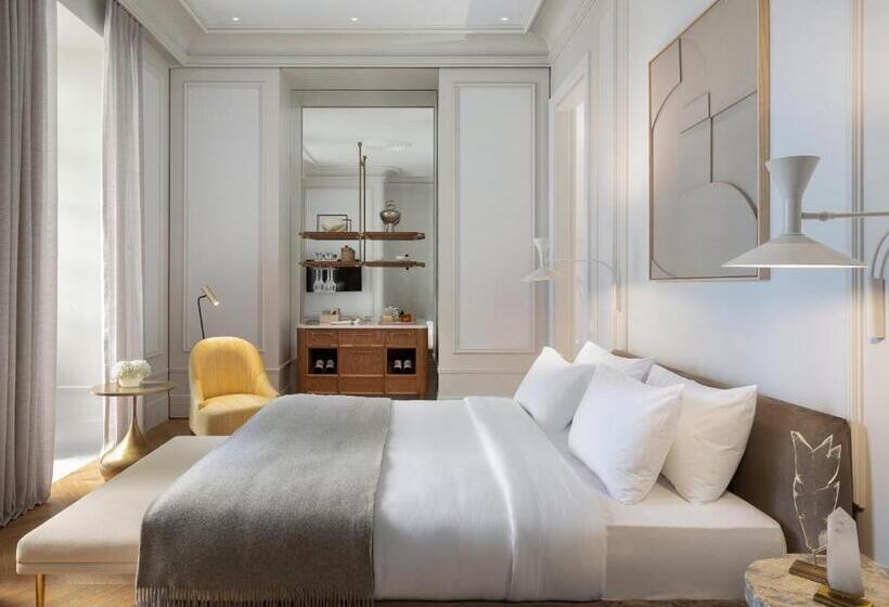 패밀리 아파트, The Dolli At Acropolis, A Hotel To Live