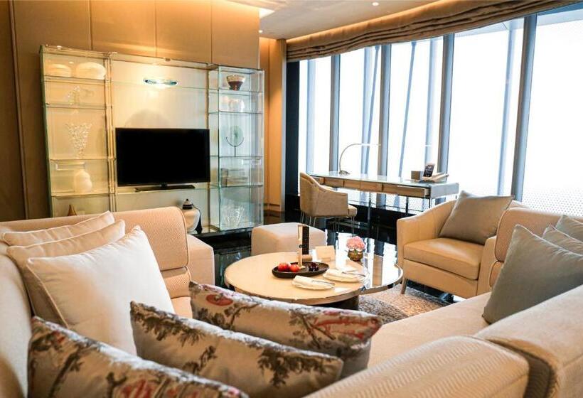 سوئیت با چشم‌انداز رودخانه, J Hotel, Shanghai Tower   Above All Else, Overlooking The Bund