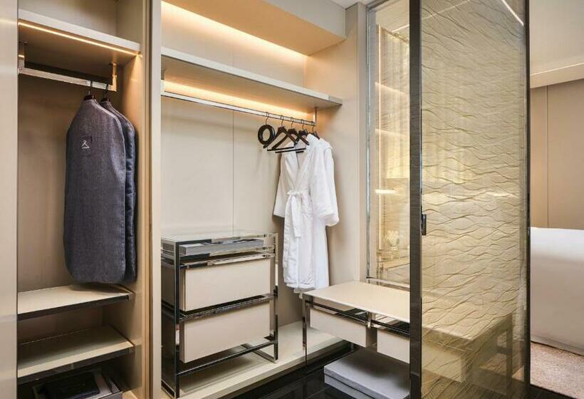 اتاق استاندارد با تخت بزرگ, J Hotel, Shanghai Tower   Above All Else, Overlooking The Bund