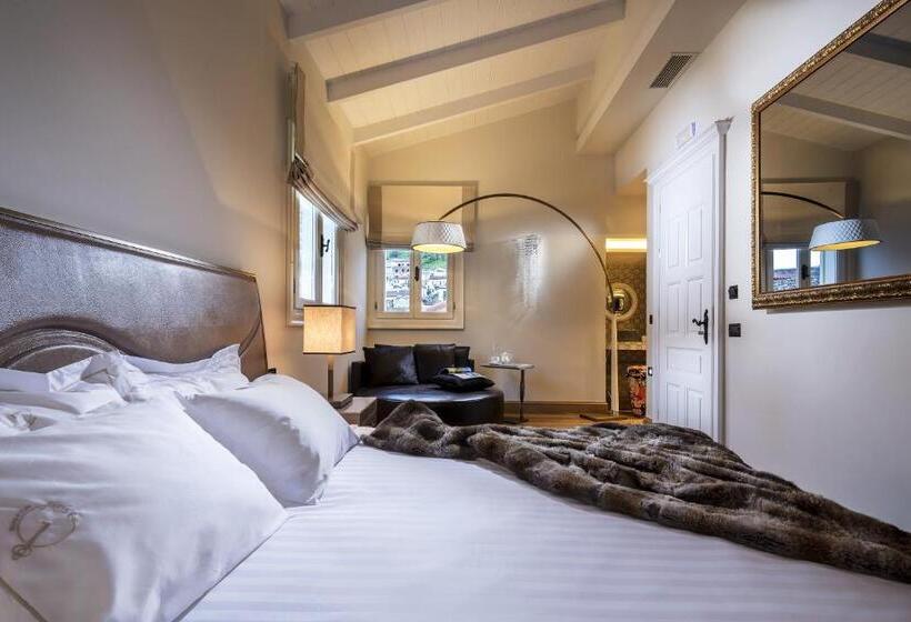 سوییت جونیور لوکس, 3 Sixty Hotel & Suites