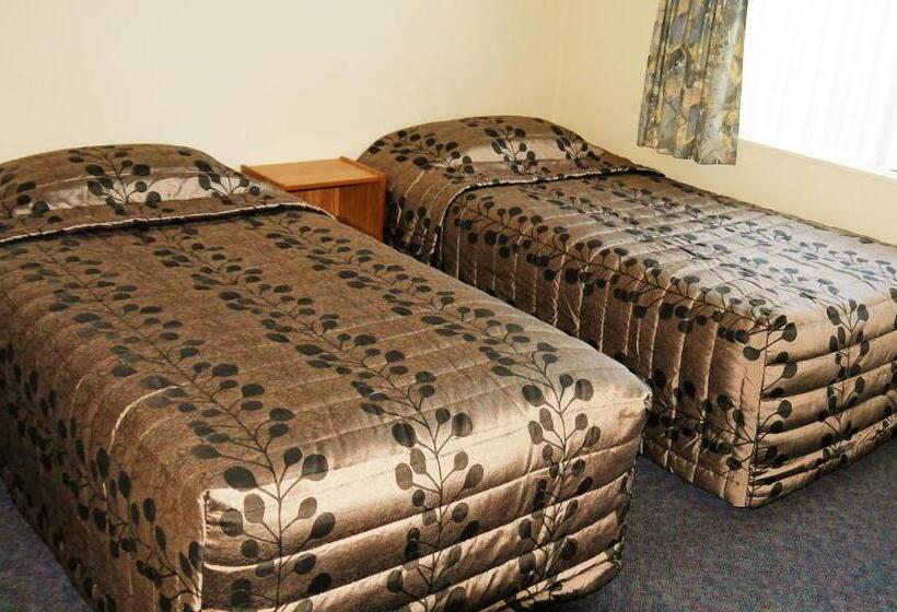 Апартаменты 1 Спальня, Tudor Lodge Motel