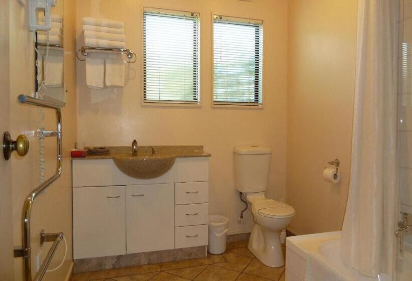 Апартаменты 1 Спальня, Tudor Lodge Motel