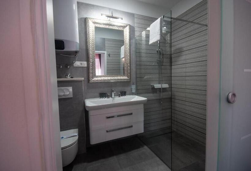 اتاق لوکس, Center Luxury Rooms 3