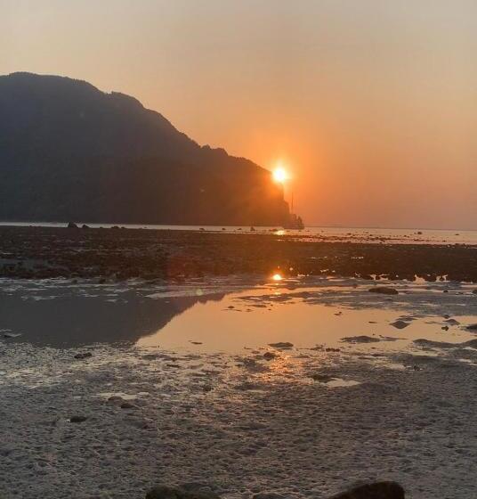 Семейный Номер Вид на Море, The Cobble Beach Hotel  Phi Phi Island