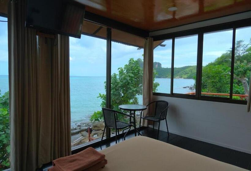 Бунгало Deluxe, The Cobble Beach Hotel  Phi Phi Island