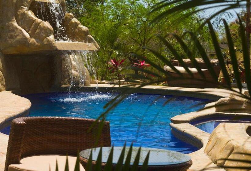 ویلای 3 خوابه, Me Hotel & Villas   Montañita Estates
