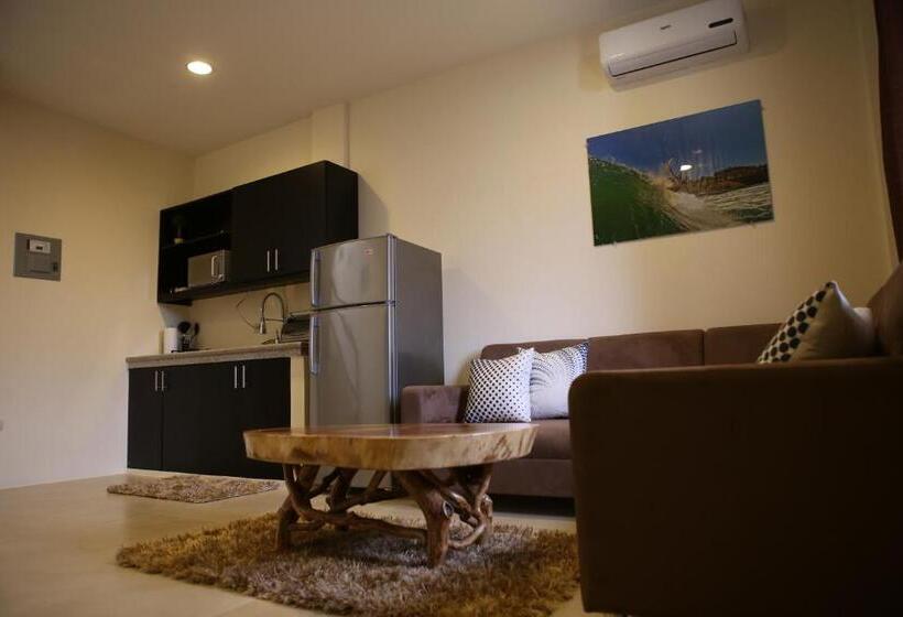 سوییت با چشم‌انداز استخر, Me Hotel & Villas   Montañita Estates